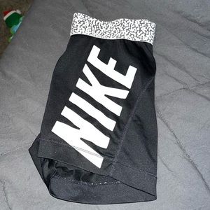 Nike pros size small